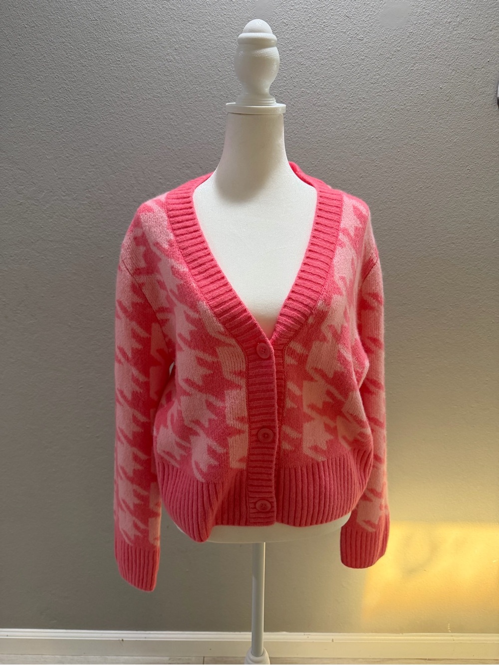 CeCe Pink Houndstooth V-Neck Button Cardigan